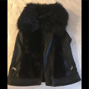 Guess vest with fur